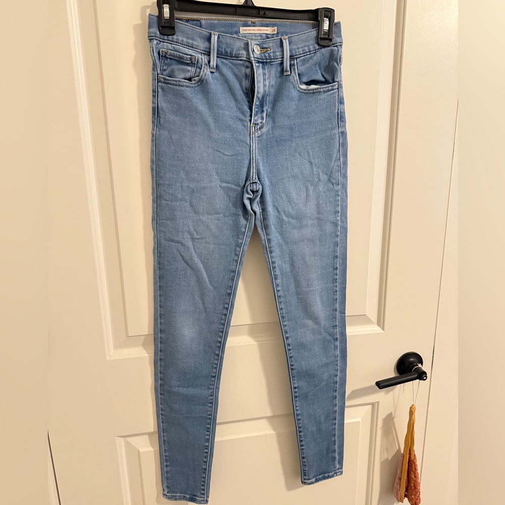 Women Levi’s 720 skinny Jean